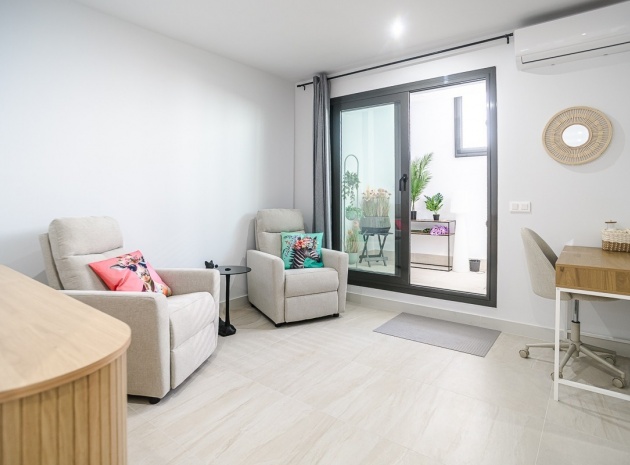 Resale - Apartment - Torrevieja - Torrevieja Centro