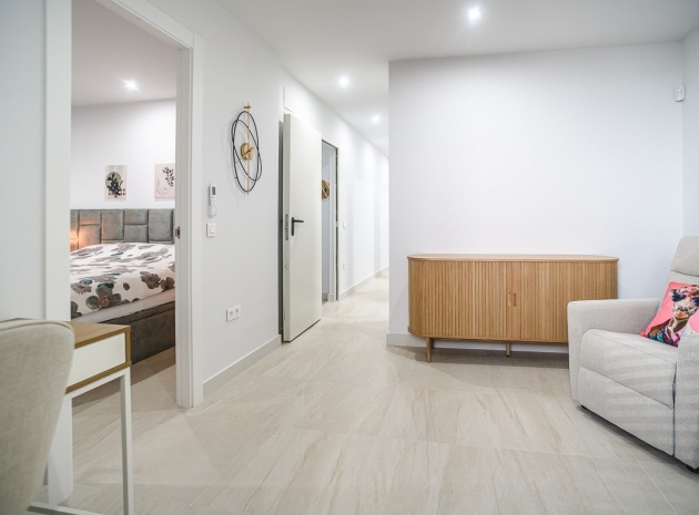 Resale - Apartment - Torrevieja - Torrevieja Centro