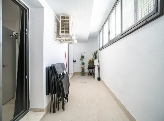 Resale - Apartment - Torrevieja - Torrevieja Centro