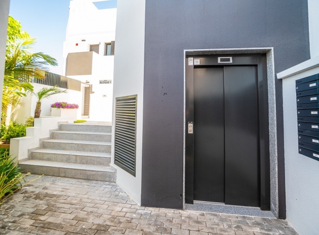 Resale - Apartment - Torrevieja - Torrevieja Centro
