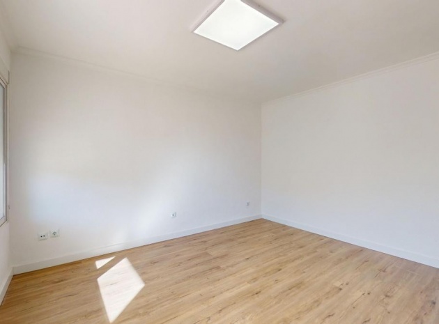 Wiederverkauf - Wohnung - Villamartin