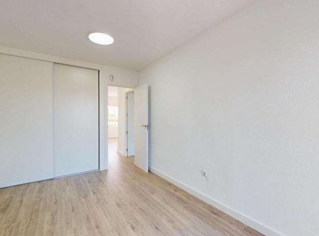 Wiederverkauf - Wohnung - Villamartin