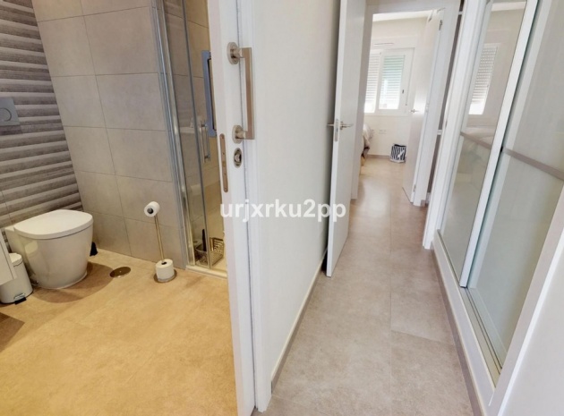 Resale - Apartment - Torrevieja - Aguas Nuevas