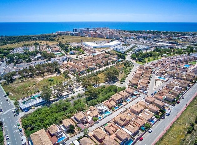 Resale - Villa - Punta Prima