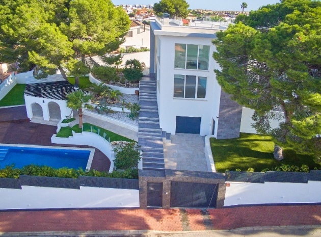 Återförsäljning - Villa - Orihuela - Los Balcones