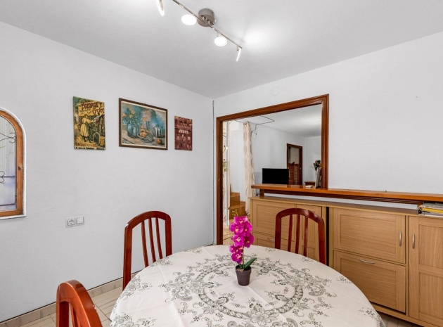 Återförsäljning - Lägenhet - Torrevieja - Torrevieja Centro
