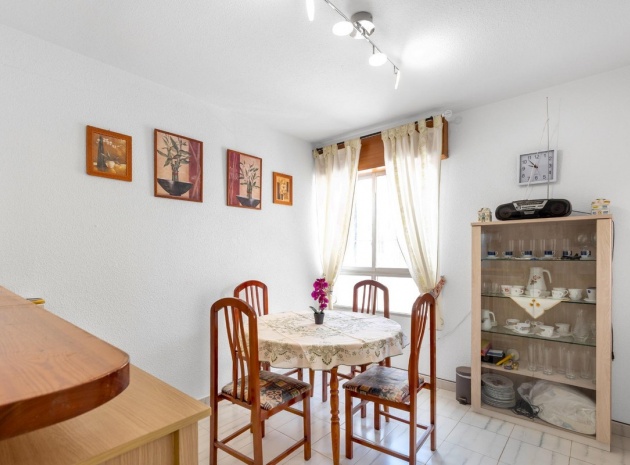Återförsäljning - Lägenhet - Torrevieja - Torrevieja Centro