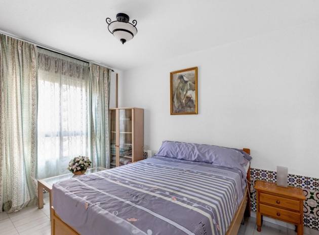 Återförsäljning - Lägenhet - Torrevieja - Torrevieja Centro