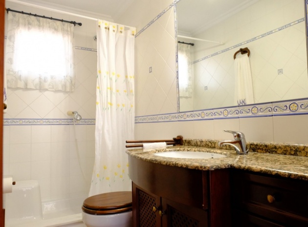 Återförsäljning - Villa - Orihuela - Orihuela Centro