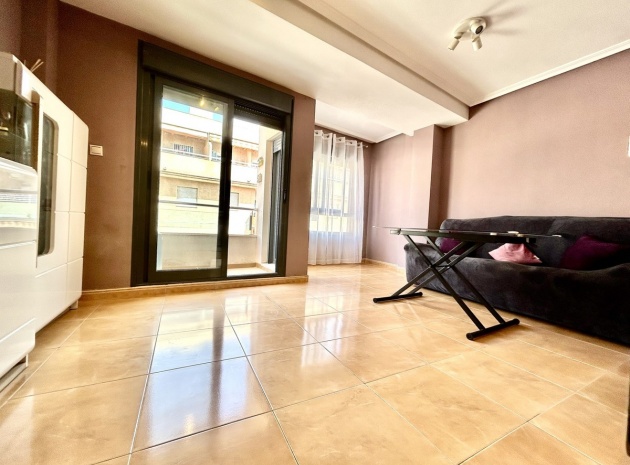 Återförsäljning - Lägenhet - Torrevieja - Torrevieja Centro