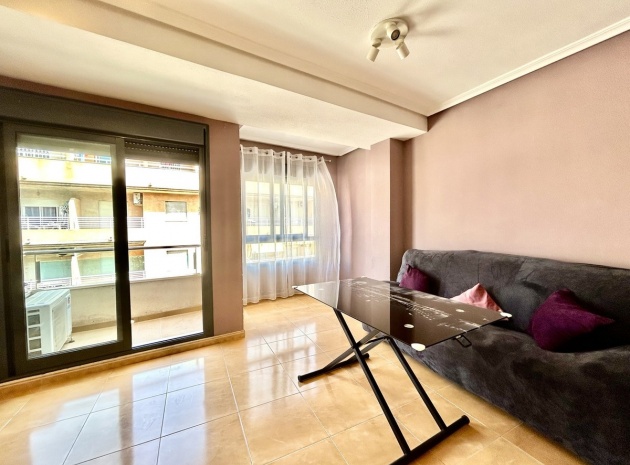 Återförsäljning - Lägenhet - Torrevieja - Torrevieja Centro