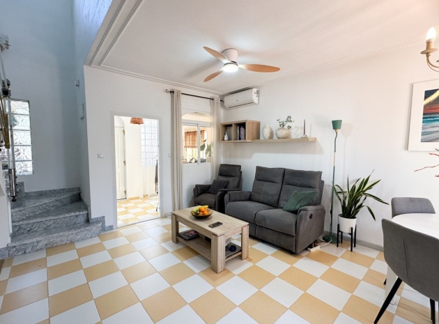 Resale - Villa - Torrevieja - Torrevieja Centro