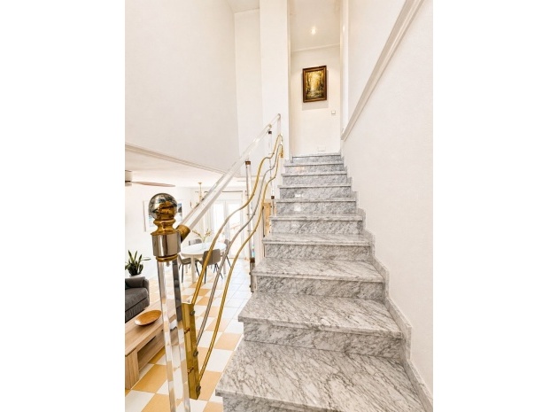 Resale - Villa - Torrevieja - Torrevieja Centro