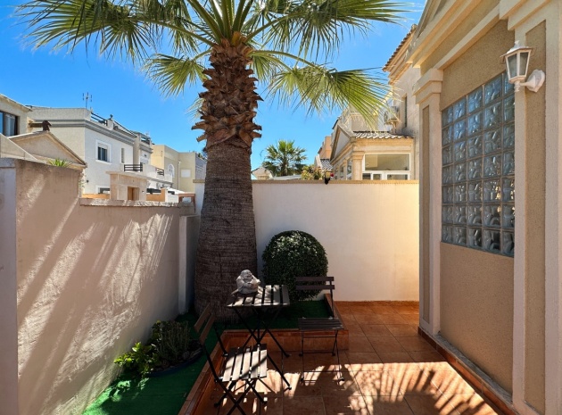 Resale - Villa - Torrevieja - Torrevieja Centro