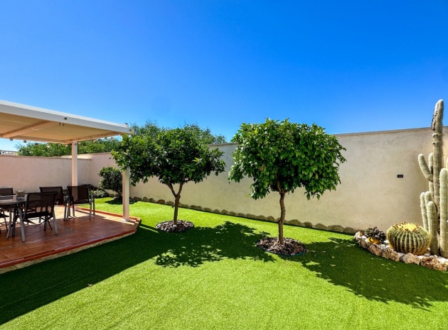 Resale - Villa - Torrevieja - Torrevieja Centro