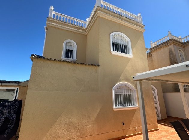 Resale - Villa - Torrevieja - Torrevieja Centro