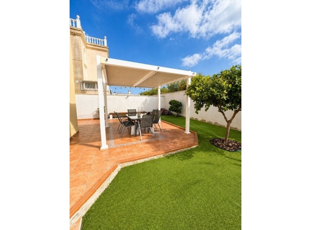 Resale - Villa - Torrevieja - Torrevieja Centro