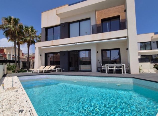 Återförsäljning - Villa - Torrevieja - Torrevieja Centro