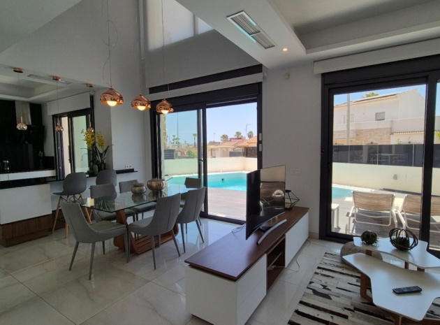 Återförsäljning - Villa - Torrevieja - Torrevieja Centro