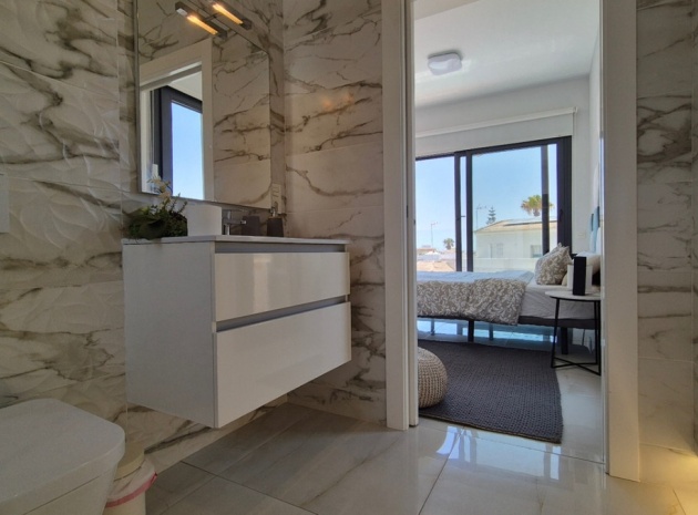 Återförsäljning - Villa - Torrevieja - Torrevieja Centro