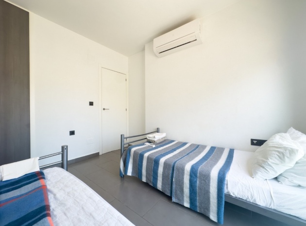 Resale - Apartment - Orihuela - La Zenia