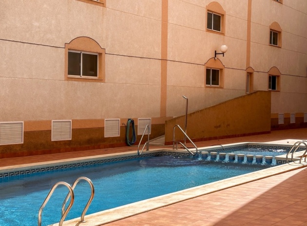 Återförsäljning - Lägenhet - Torrevieja - Torrevieja Centro