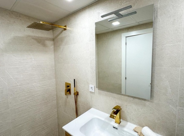 Wiederverkauf - Wohnung - Torrevieja - Torrevieja Centro