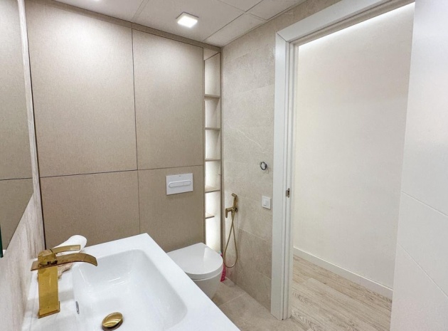 Wiederverkauf - Wohnung - Torrevieja - Torrevieja Centro