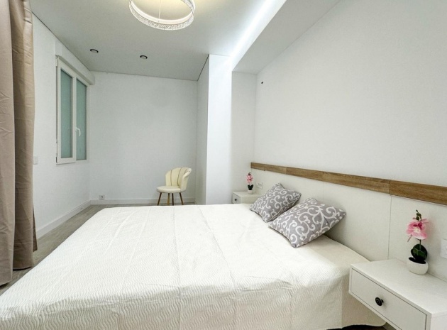 Wiederverkauf - Wohnung - Torrevieja - Torrevieja Centro