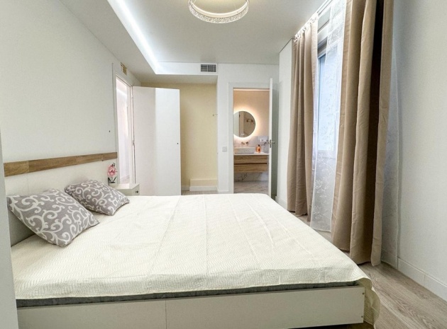 Wiederverkauf - Wohnung - Torrevieja - Torrevieja Centro