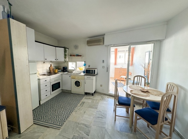 Resale - Apartment - Torrevieja - Torrevieja Centro