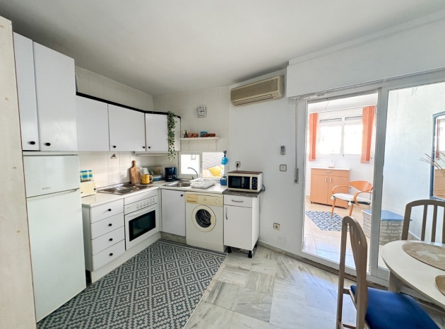 Resale - Apartment - Torrevieja - Torrevieja Centro