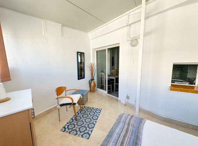 Resale - Apartment - Torrevieja - Torrevieja Centro