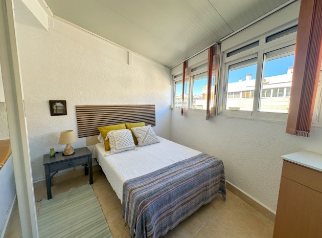 Resale - Apartment - Torrevieja - Torrevieja Centro