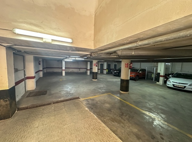 Resale - Apartment - Torrevieja - Torrevieja Centro