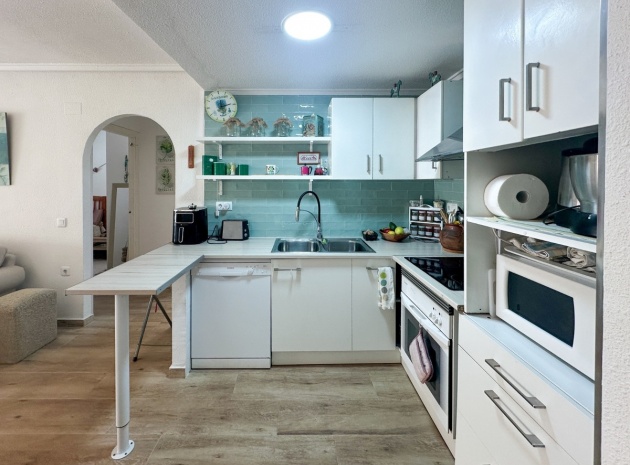 Resale - Apartment - Torrevieja - Torrevieja Centro