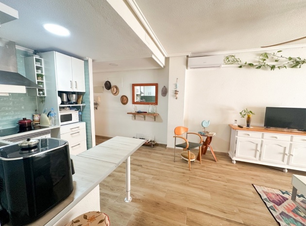 Resale - Apartment - Torrevieja - Torrevieja Centro