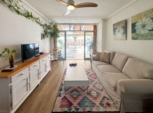Resale - Apartment - Torrevieja - Torrevieja Centro