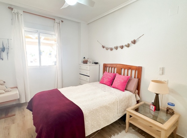 Resale - Apartment - Torrevieja - Torrevieja Centro