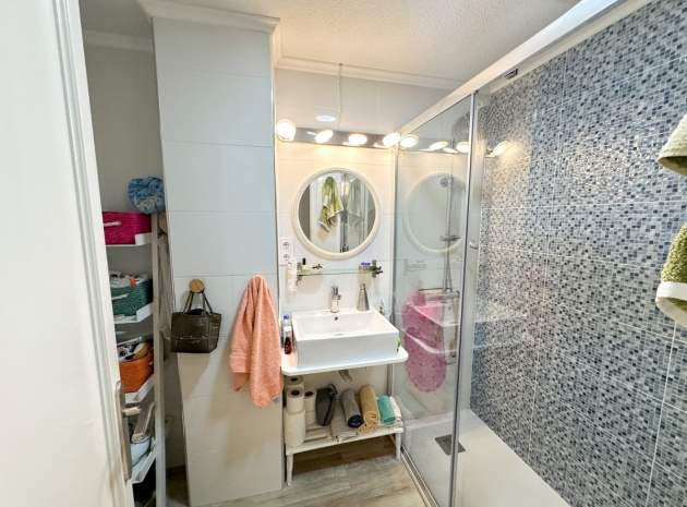 Resale - Apartment - Torrevieja - Torrevieja Centro