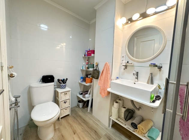 Resale - Apartment - Torrevieja - Torrevieja Centro