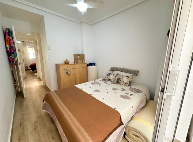 Resale - Apartment - Torrevieja - Torrevieja Centro
