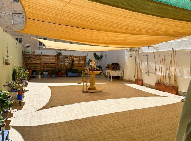 Resale - Apartment - Torrevieja - Torrevieja Centro