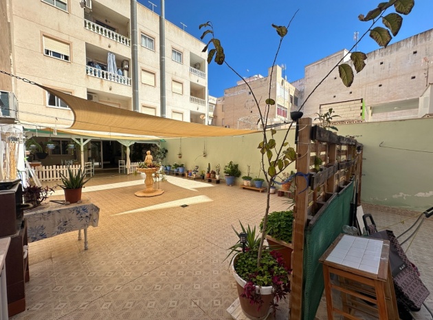 Resale - Apartment - Torrevieja - Torrevieja Centro