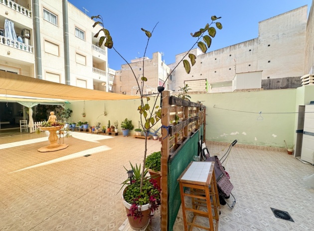 Resale - Apartment - Torrevieja - Torrevieja Centro