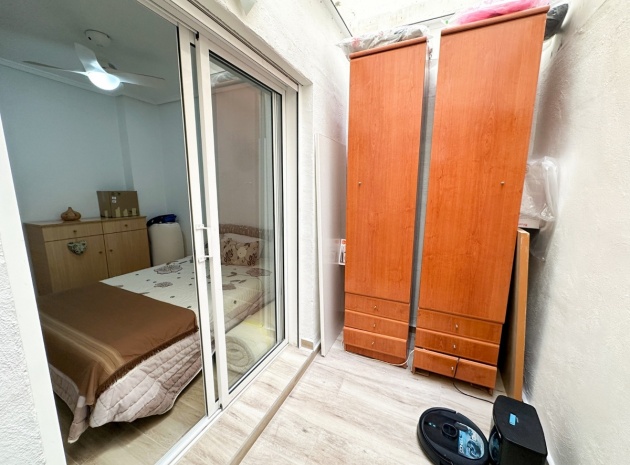 Resale - Apartment - Torrevieja - Torrevieja Centro