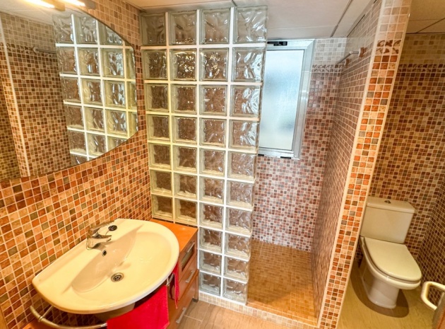 Resale - Apartment - Torrevieja - Playa De Los Locos