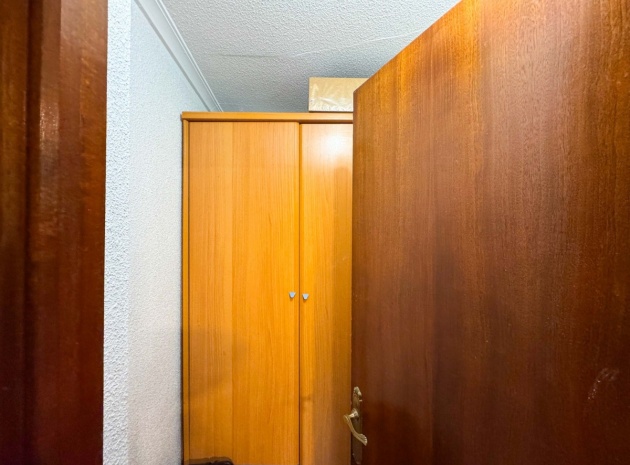 Återförsäljning - Lägenhet - Torrevieja - Torrevieja Centro