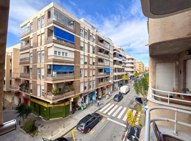 Återförsäljning - Lägenhet - Torrevieja - Torrevieja Centro