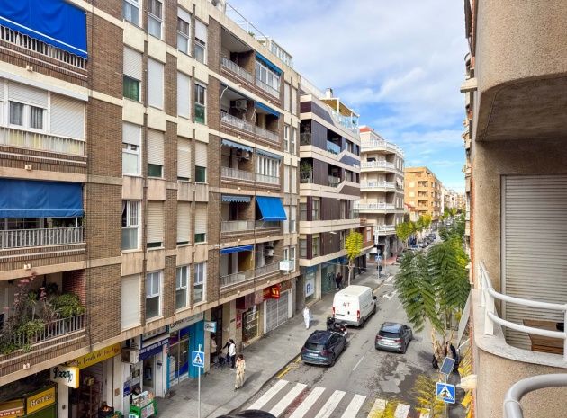 Återförsäljning - Lägenhet - Torrevieja - Torrevieja Centro